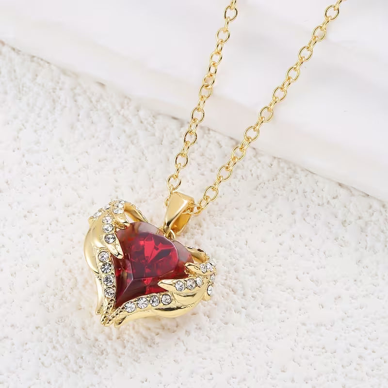 Collar de oro Corazón de rubí Abrazo de ángel