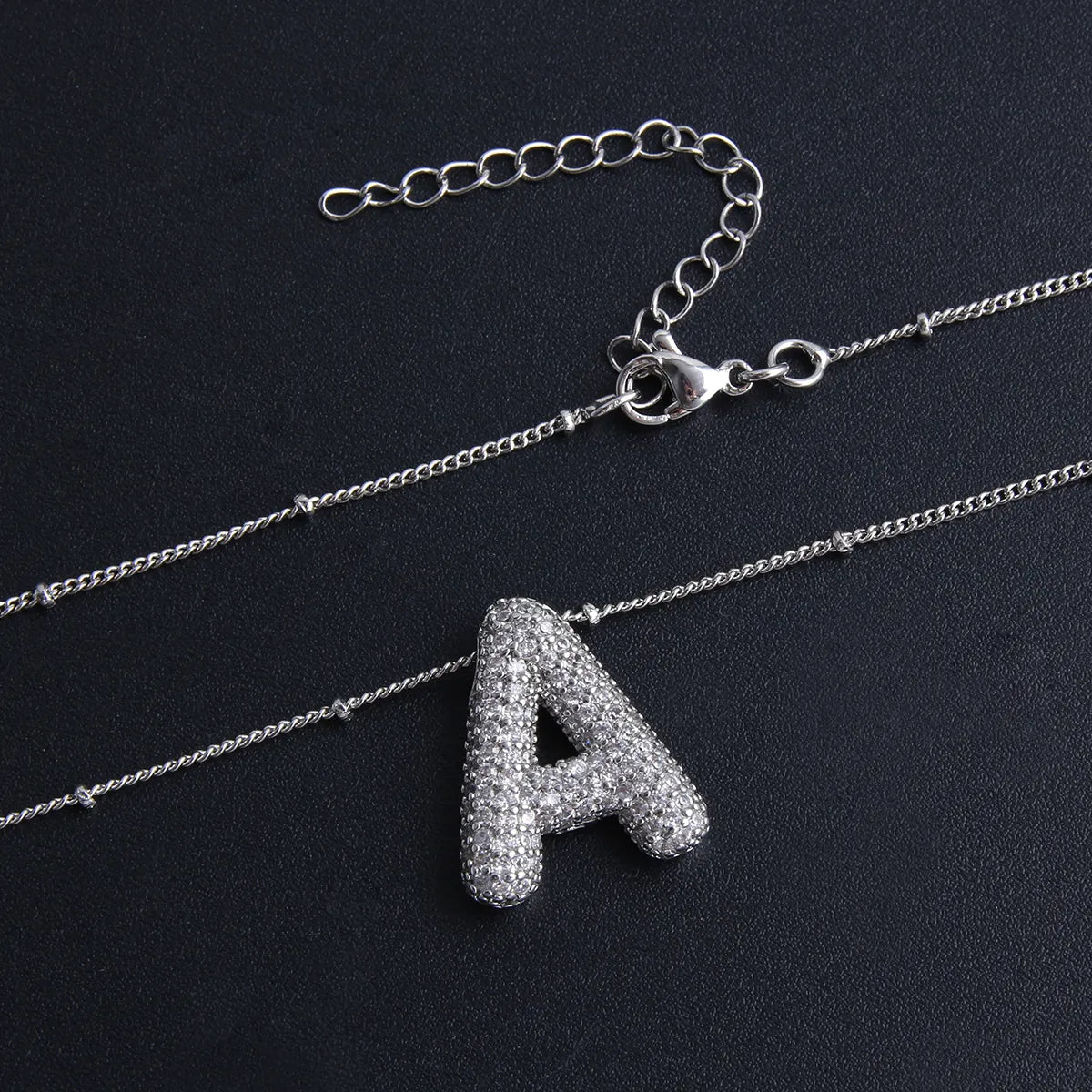 Conjunto de collar inicial de letras burbuja | Oro blanco