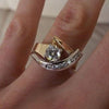 Anillo antiguo irregular de circonia dorada y plateada | Oro mixto