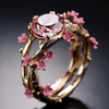 Elegante anillo de cristal con flor rosa | Dorado