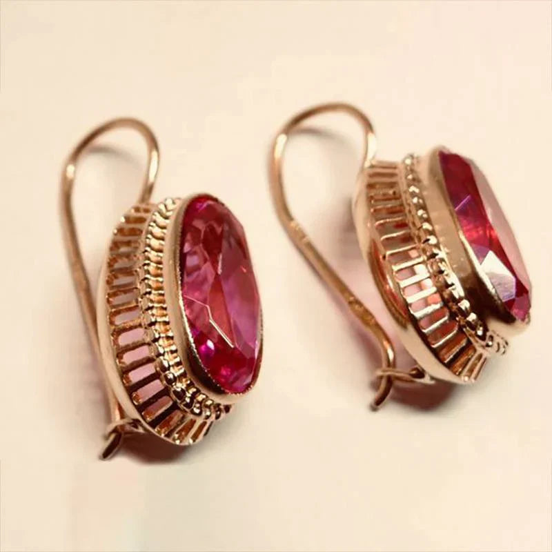 Vintage Black Stone Earrings | Gold