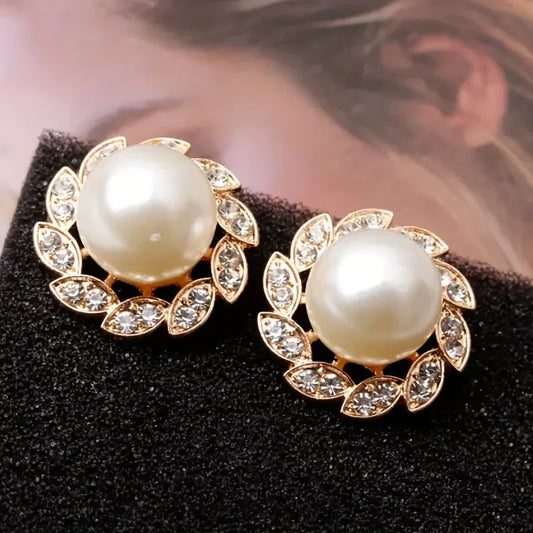 Exquisitos Pendientes de Perlas y Hojas Brillantes | Oro